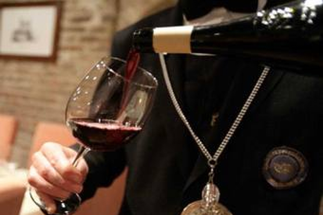 Ristorante stellato in centro a Como ricerca Assistente Sommelier