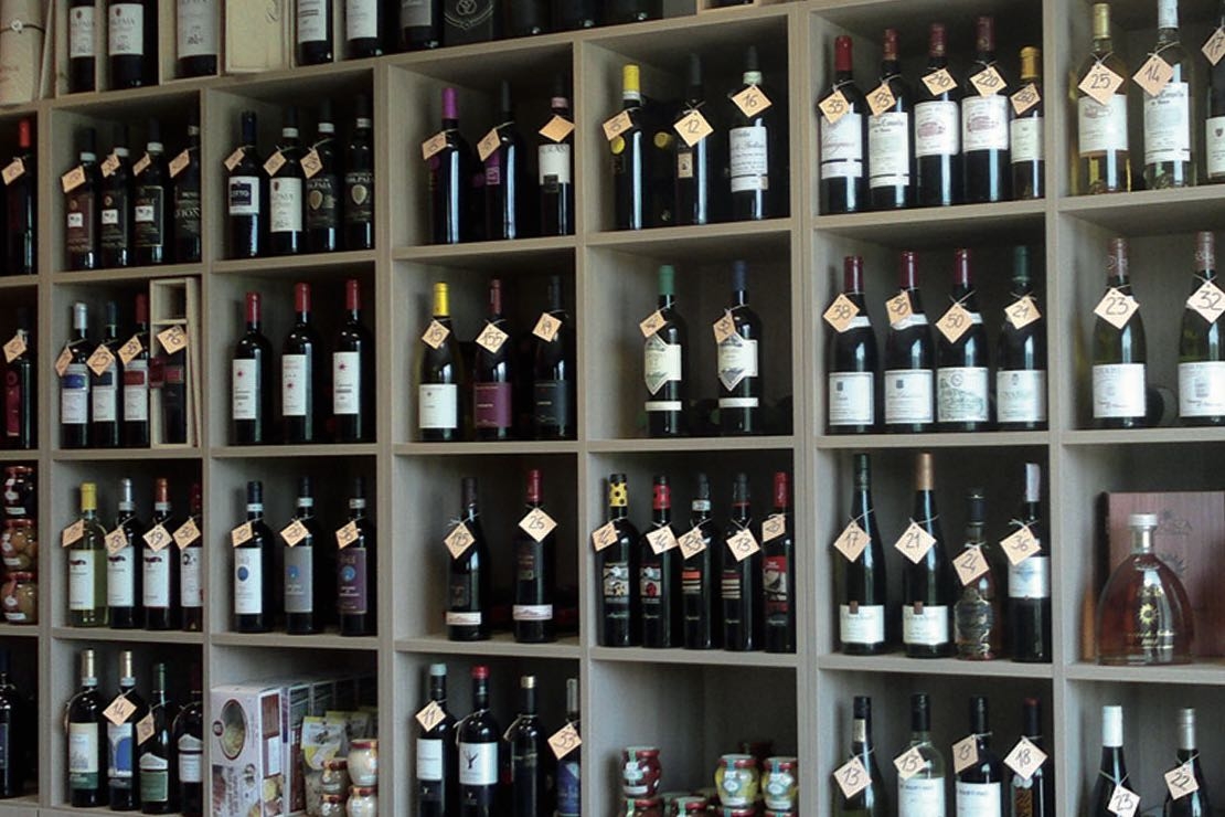 Enoteca con mescita a Uggiate Trevano (CO) cerca sommelier