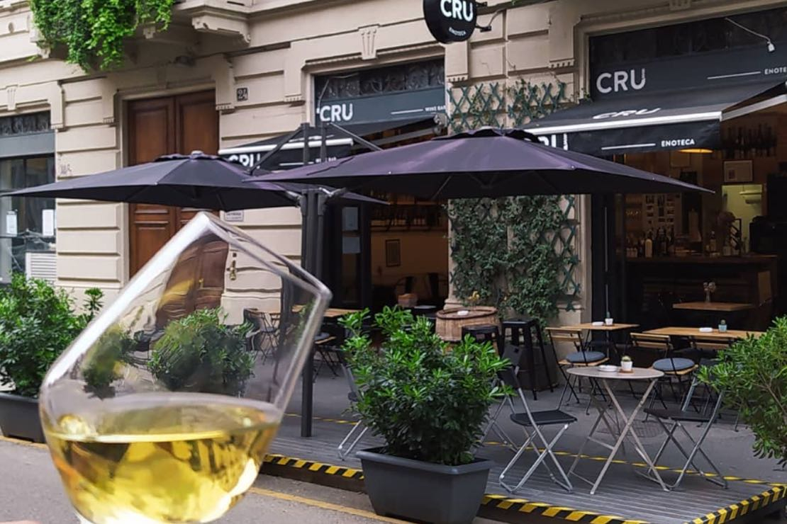 Cru, Enoteca- Wine Bar cerca un Bar Manager-responsabile di negozio