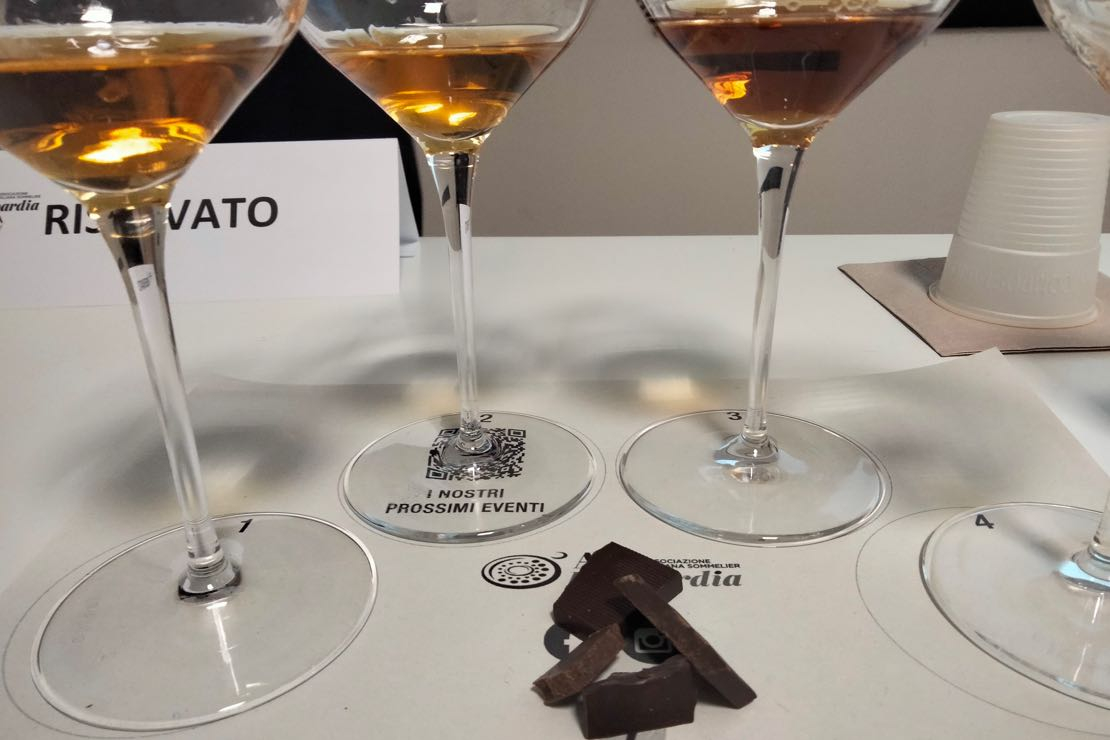 Cioccolato, vini passiti e liquorosi: qual è l’abbinamento migliore?