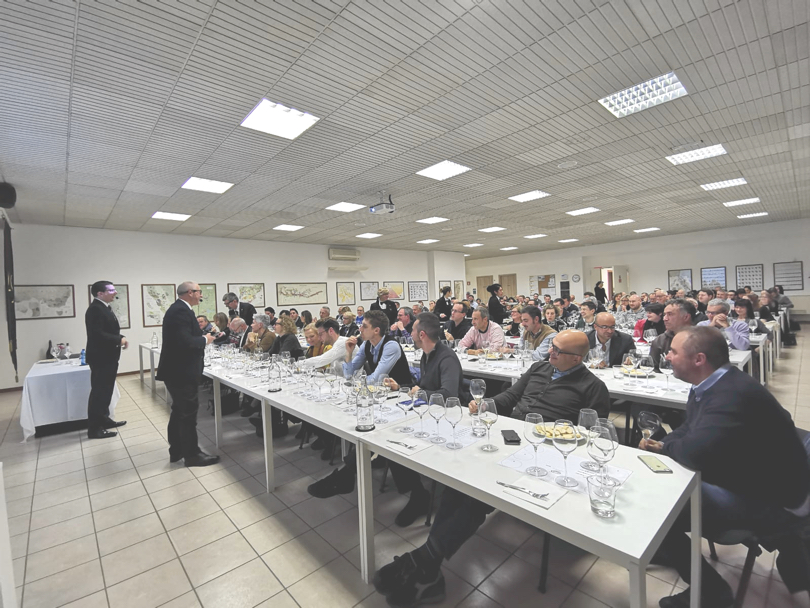 La sala della sede di AIS Brescia durante la serata 