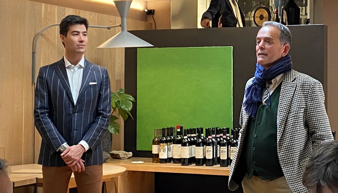 La degustazione si è svolta mercoledì 3 maggio presso il ristorante Joia di Milano. È stata condotta da Gabriele Gorelli, primo Master of Wine italiano, e Stefano Casadei, patron dell'azienda 